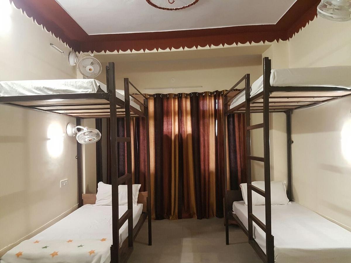 Wow Backpackers Hostels Амритсар Екстериор снимка